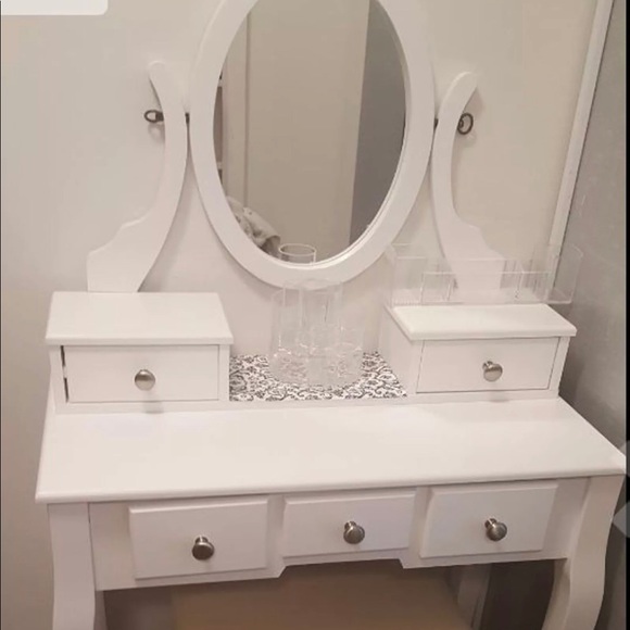 Premium Women’s Pearl White Vanity Table + Stool - Picture 5 of 8